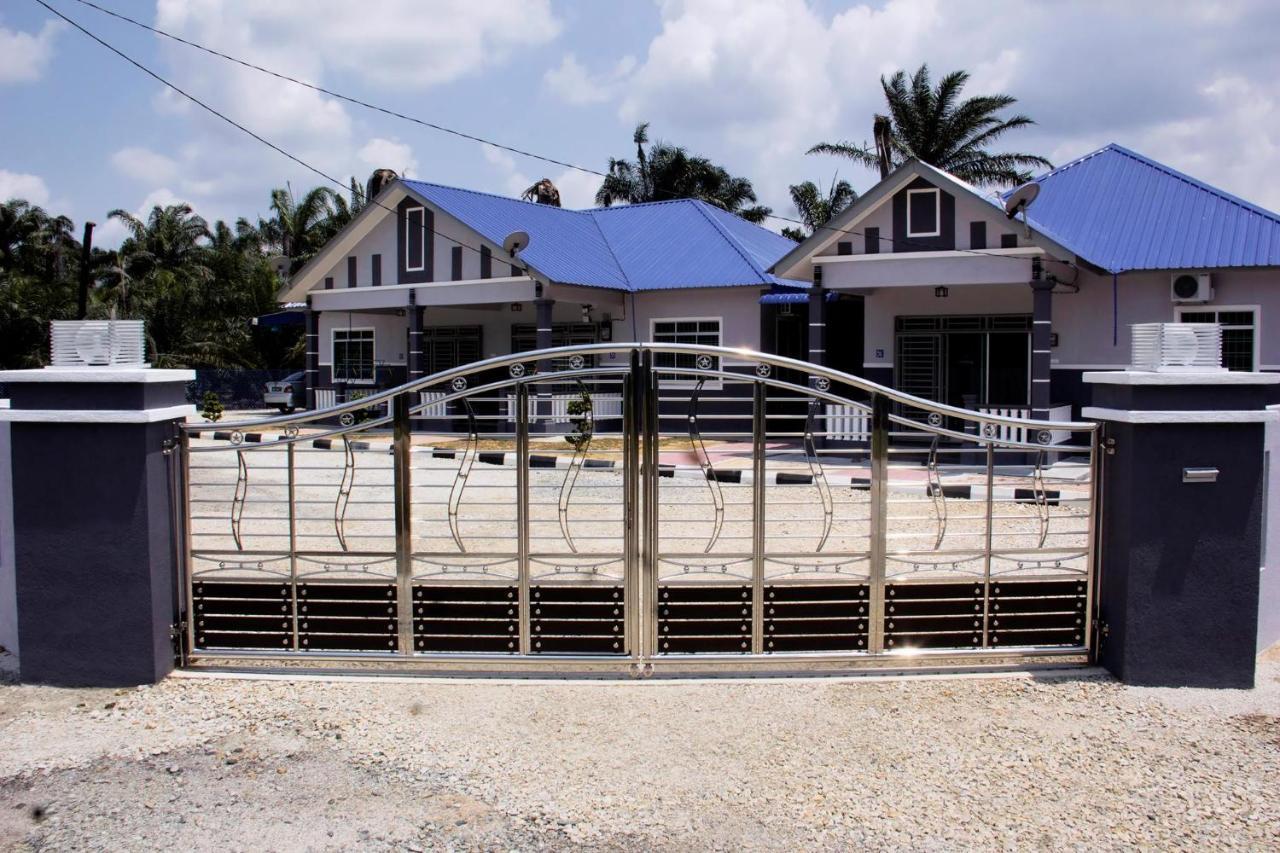 Homestay Hj Esmon Parit Raja Uthm Batu Pahat Exterior photo